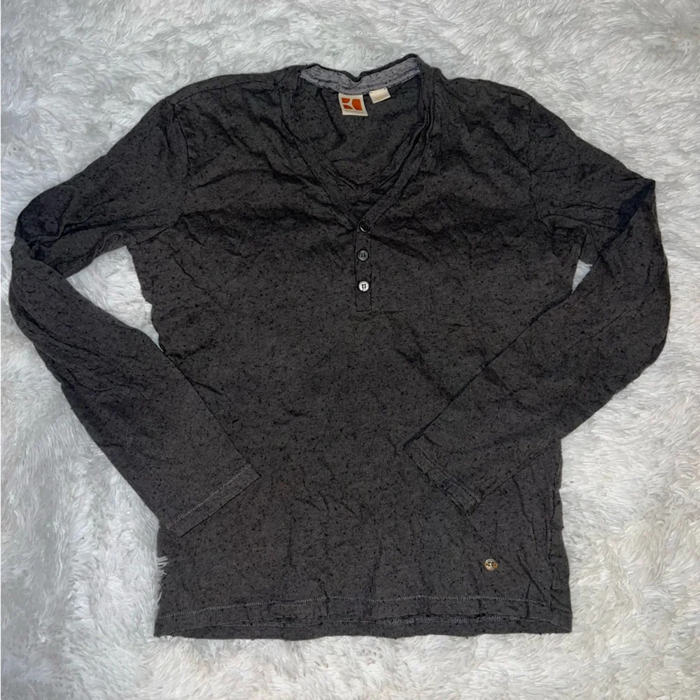 Boss Orange Dark Gray Long Sleeve V Neck Top size Medium